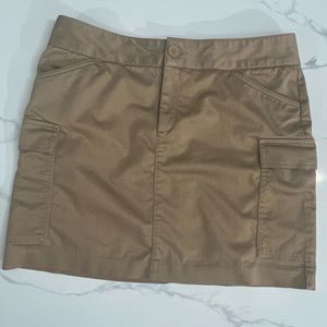 BANANA REPUBLIC TAN MINI SKIRT WITH POCKETS SIZE 12